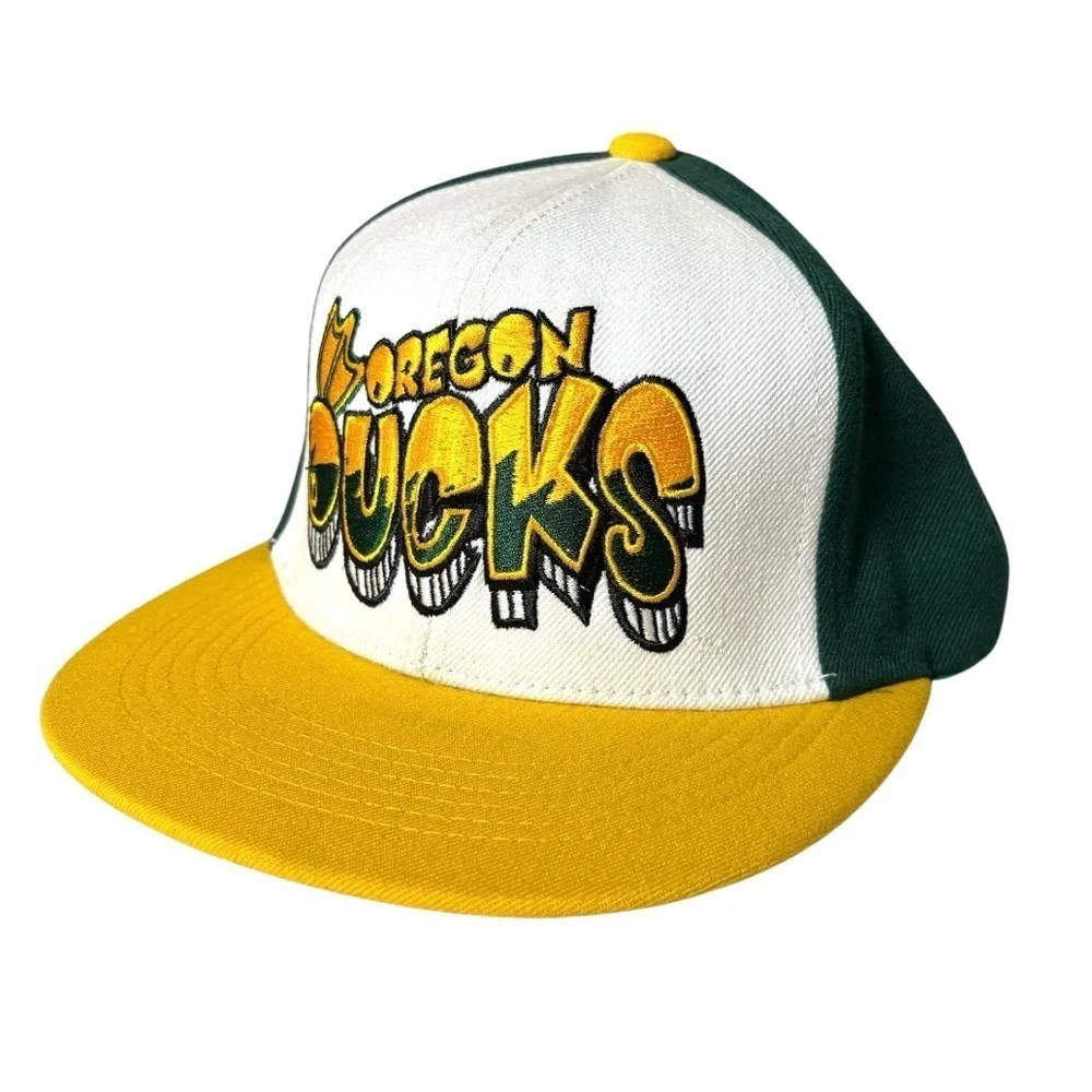Vintage Top of the World Oregon Ducks Graffiti Script SnapBack Hat